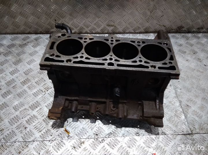 Блок двс Renault K7MF410 1.6 голый б\у