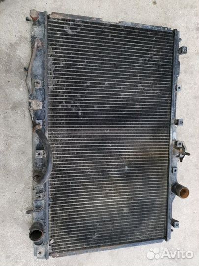 Радиатор охлаждения двигателя Mitsubishi Galant