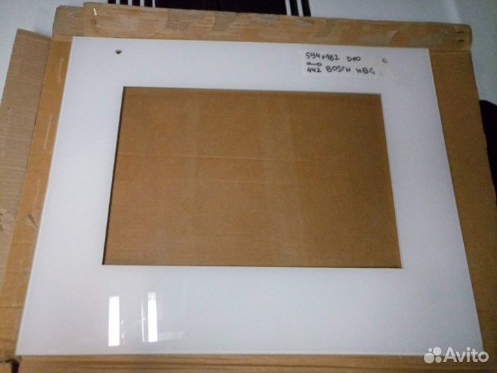 Внешнее стекло духовки Bosch HBG белое