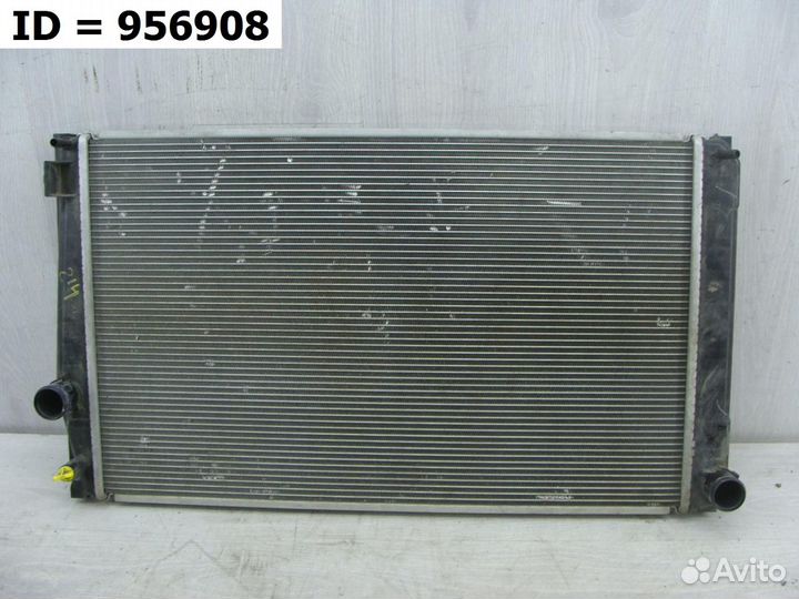 Радиатор охлаждения двигателя Toyota RAV4