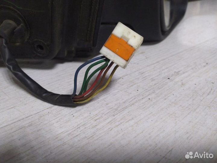 Зеркало заднего вида боковое переднее правое Mazda