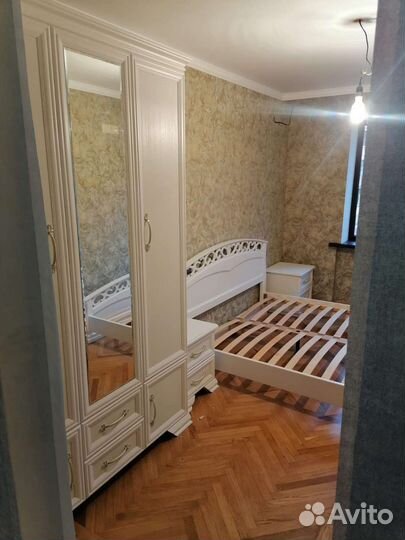 Тумба прикроватная белая