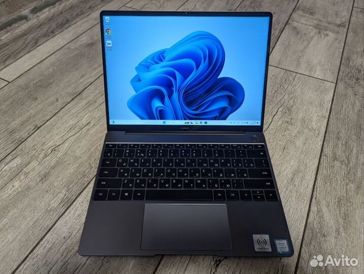 В идеале Huawei Matebook 13” i5-8265U/512/8/2K