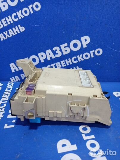 Блок предохранителей салона Toyota Camry 40 седан