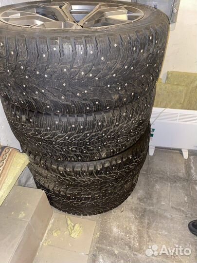 Nokian Tyres Hakkapeliitta 9 SUV 285/45 R22 112T