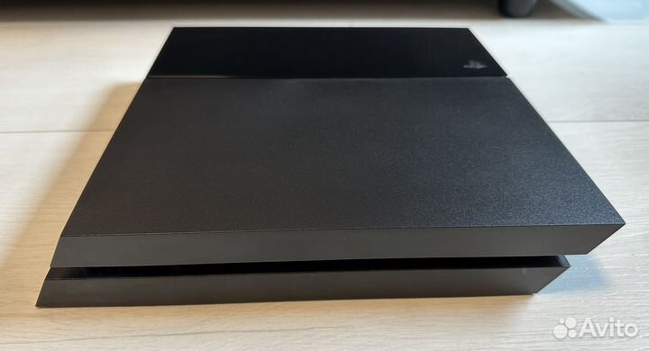 Sony PS4 fat 2tb+зу+2геймпада+4игры