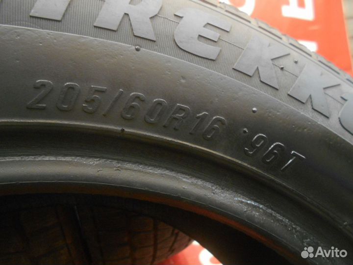 Maxxis Arctic Trekker SP03 205/60 R16