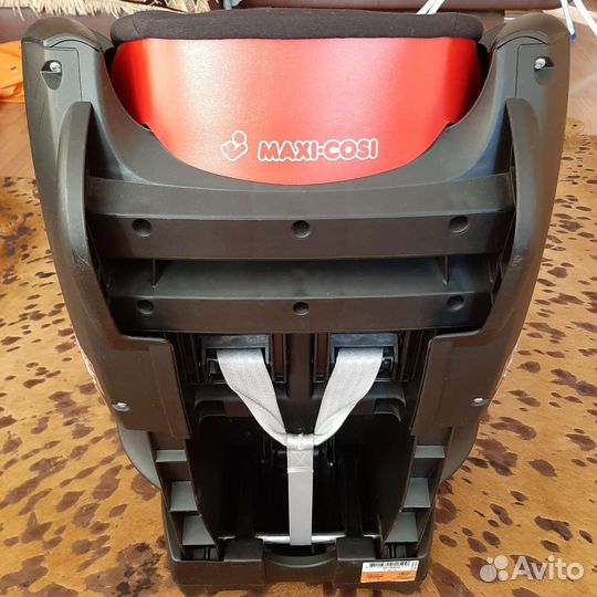 Детское автокресло maxi cosi