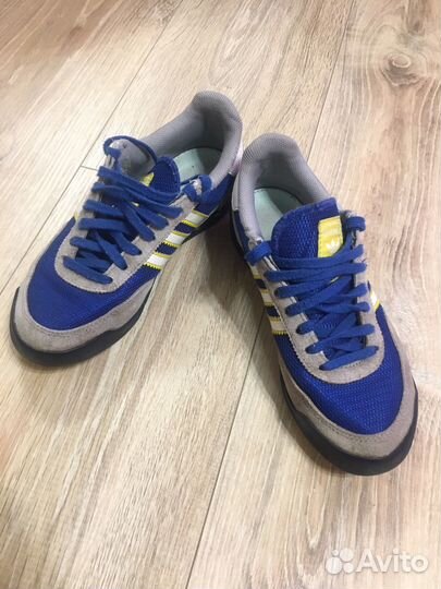Кроссовки adidas 34