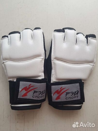 Спортивные перчатки для единоборств