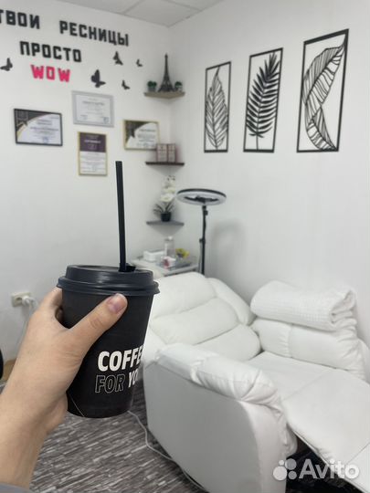 Наращивание ресниц и оформление бровей