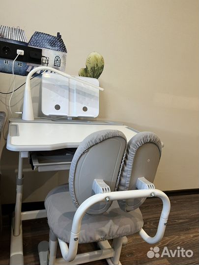 Письменный стол и стул