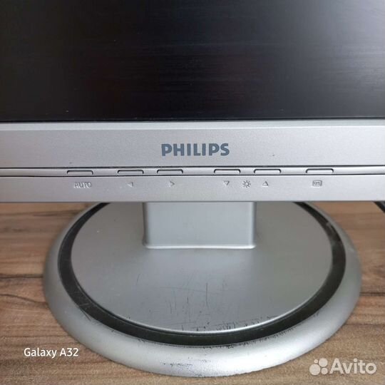 Монитор Philips