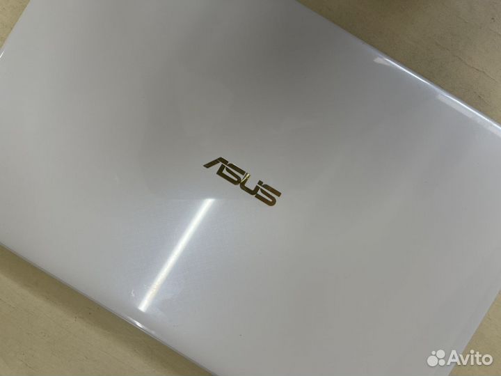 Белоснежный Asus 17 дюймов/6GB/SSD/MX110