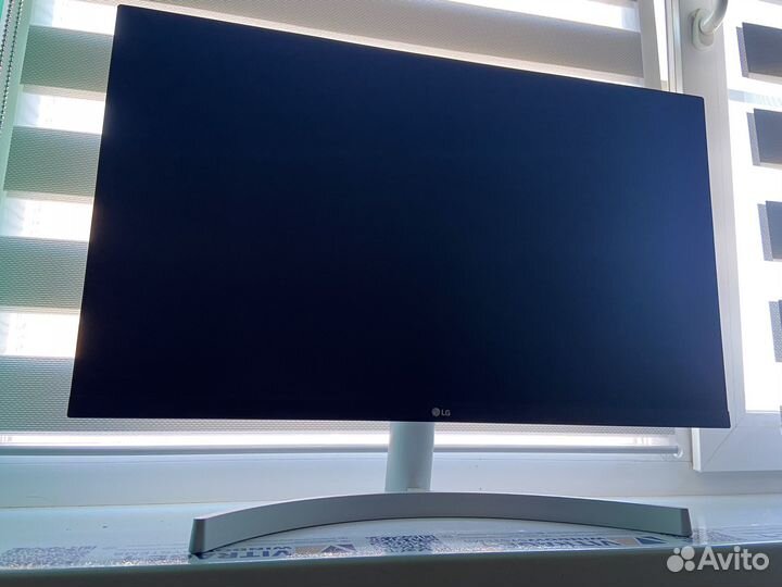 Монитор LG 27