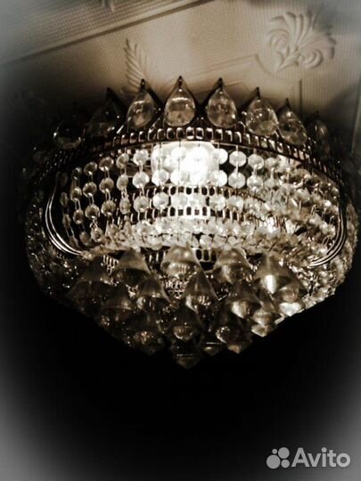 Хрустальная люстра