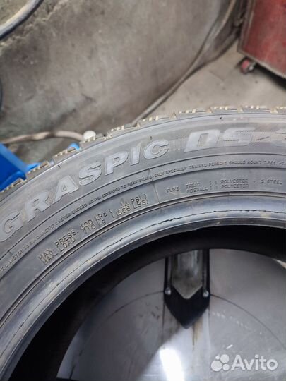 Dunlop Graspic DS3 215/60 R17