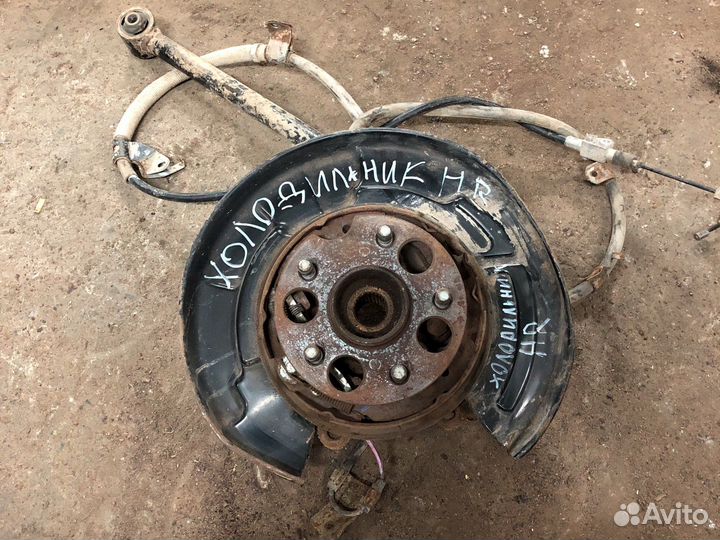 Toyota highlander кулак задний правый