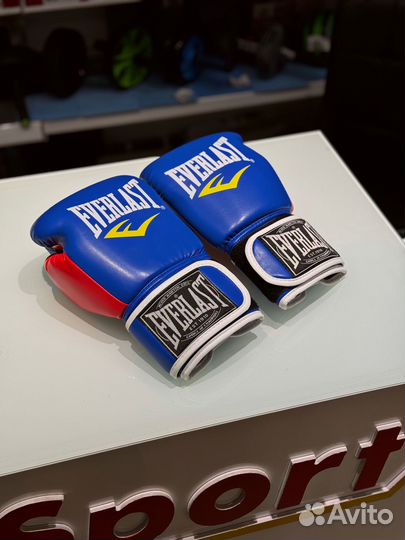 Боксерские перчатки Everlast