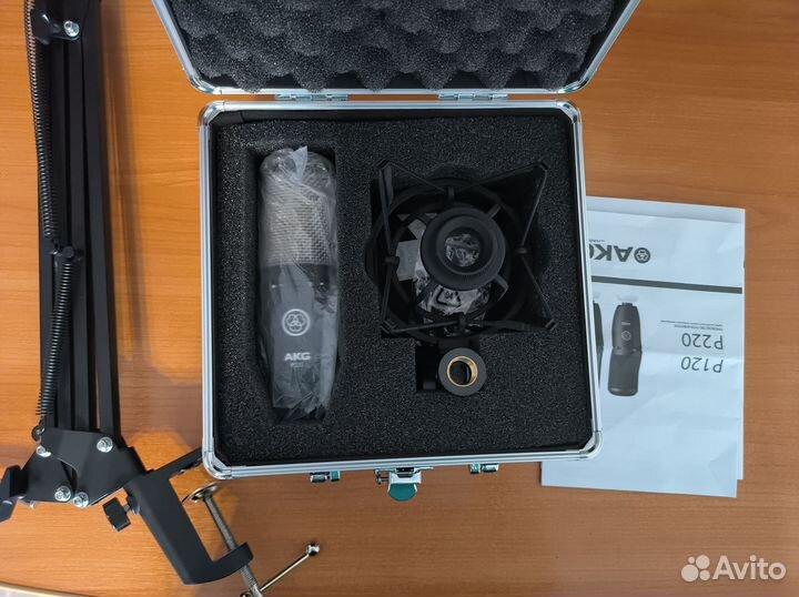 Профессиональный AKG P220 микрофон конденсаторный