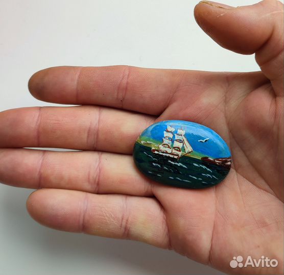 Камушек с рисунком