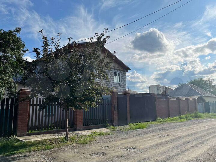 Дом 200 м² на участке 6,2 сот.