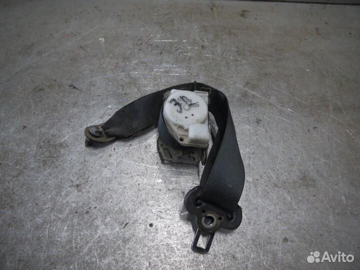 Ремень безопасности задний правый L200