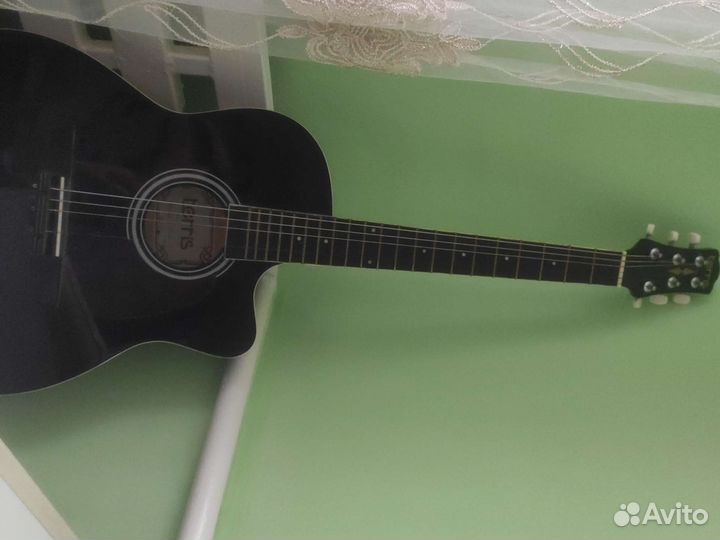 Классическая гитара с вырезом