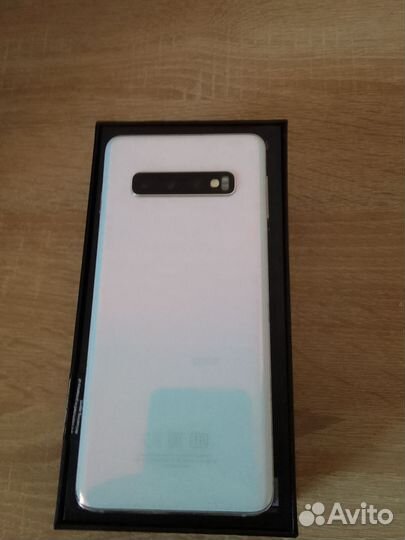 Samsung Galaxy S10, 8/128 ГБ