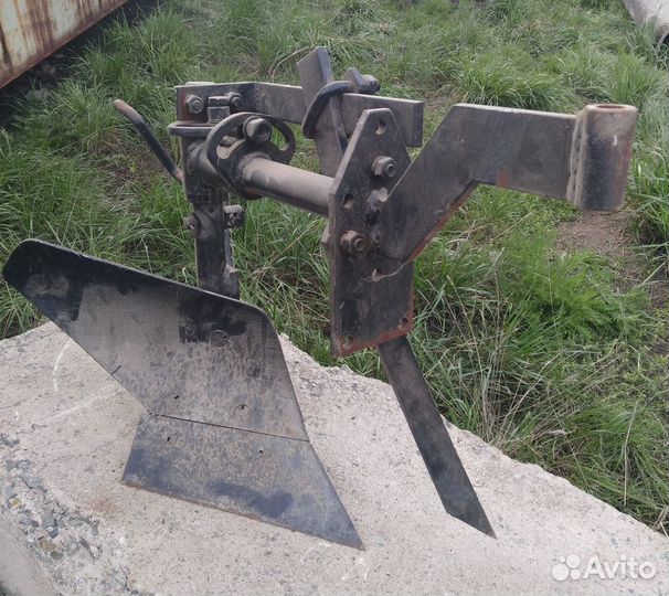 Продам плуг отвальный для мотоблока