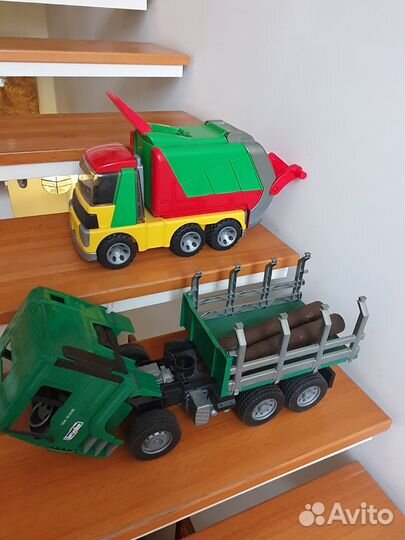 Мусоровоз и лесовоз Bruder