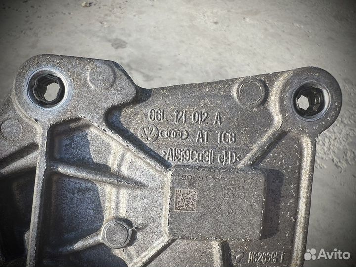 Водяной насос (помпа) VAG 06L121012A