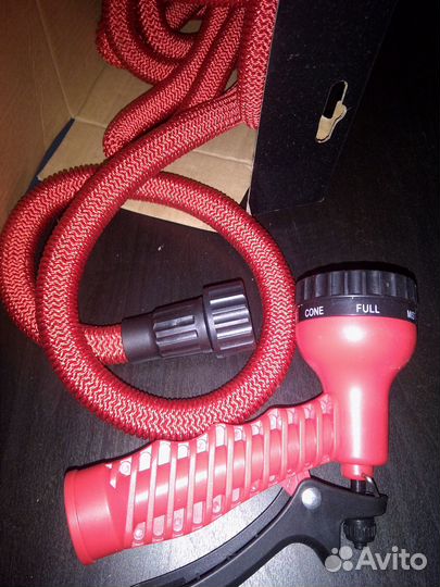 Поливочны шланг растягивающийся 22м лейкой. Leomax