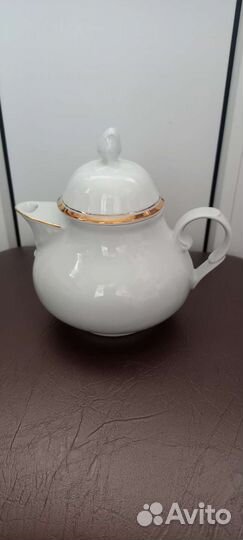 Заварочный чайник, сахарница, молочник