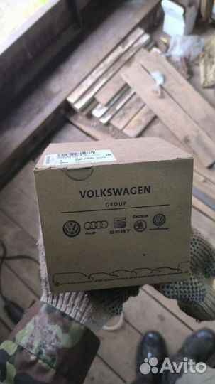 Водяной насос 03C121008H vag