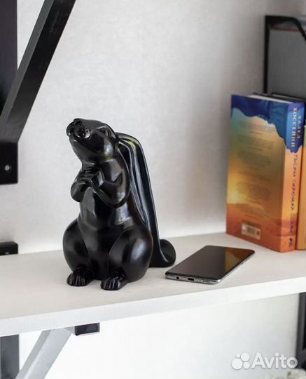 Статуэтка кролик, подставка под телефон