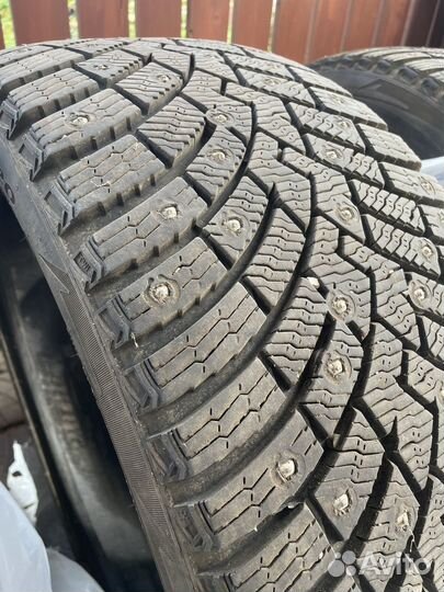 Pirelli Ice Zero 2 245/40 R20 и 275/35 R20
