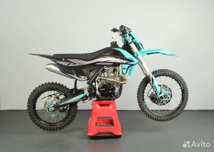Мотоцикл Avantis A6 черно-голубой