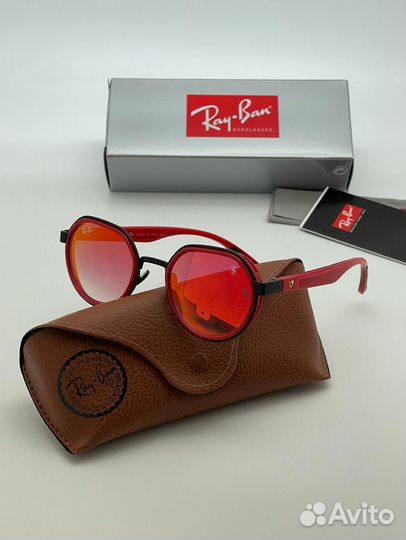 Солнцезащитные очки Ray Ban