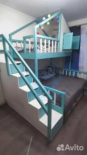Двухъярусная кровать