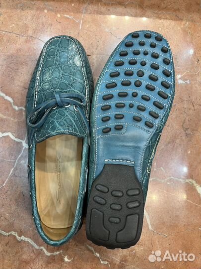 Мокасины из кожи крокодила Santoni