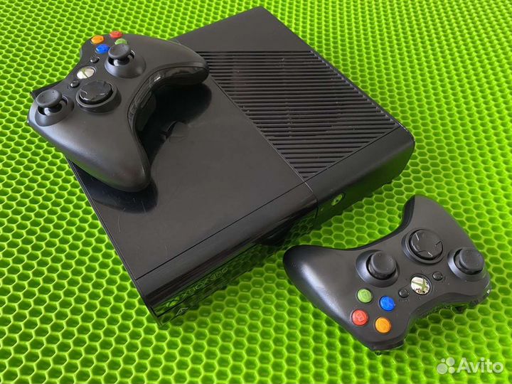 Xbox 360 E + 105 игр