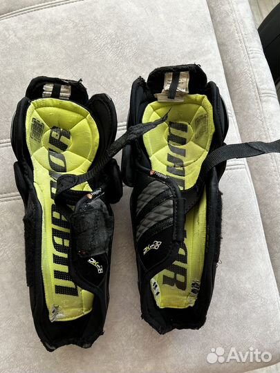 Щитки хоккейные 11