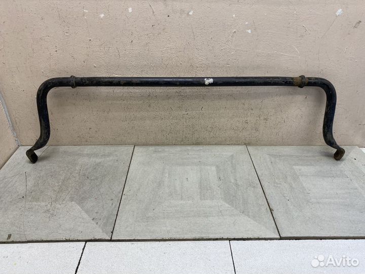 Стабилизатор передний