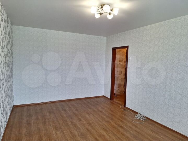 2-к. квартира, 54 м², 4/9 эт.