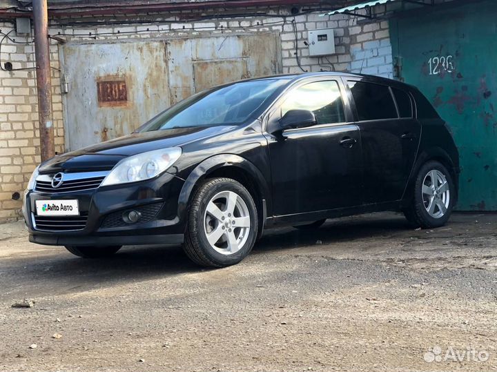 Opel Astra 1.8 МТ, 2011, 163 000 км