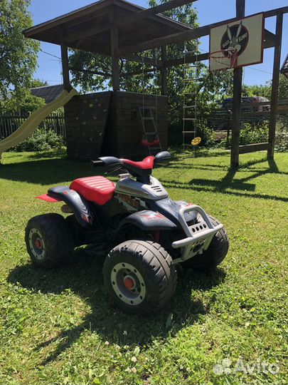 Детский квадроцикл Peg perego