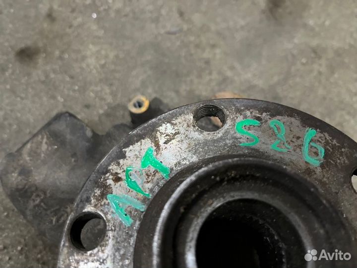 Кулак поворотный передний правый передний правый