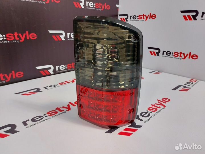 Стопы Nissan Patrol 60 Красно-Черные Диодные R2575