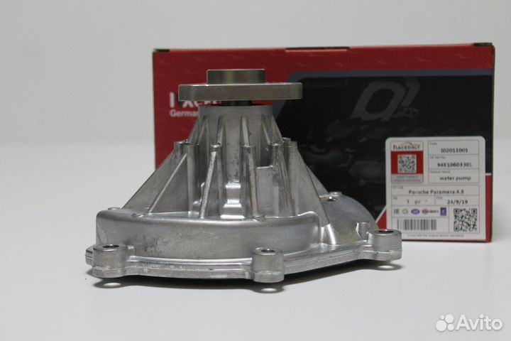 Помпа водяной насос Panamera 94810603301